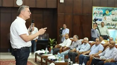 وزير البترول يعقد ورشة عمل للشركات العاملة بحقول الصحراء الشرقية