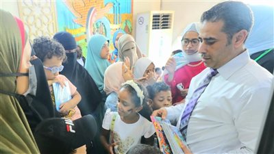 مسابقة «اختر هديتك» بجناح الأزهر تجذب جمهور معرض الإسكندرية للكتاب