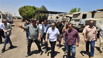 محافظ أسيوط يتفقد مشروع وحدة الرصف ويأمر بتشكيل لجنة لرصد وحصر مخازن ومعدات المشروع 
