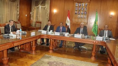 لجنة مقابلات المتقدمين لشغل وظيفة مدير إدارة تستانف عملها بجامعة المنوفية