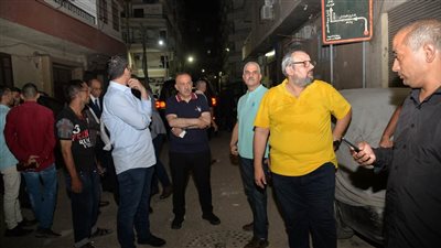 محافظ أسيوط يتفقد موقع حريق أحد المطاعم ويتابع حالة المصابين بالمستشفى