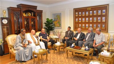 محافظ أسيوط يستقبل نقيب الزراعيين والفلاحين بالمحافظة  