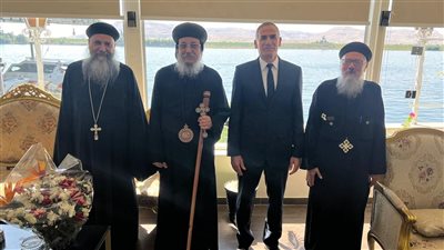 أسقف عام إسنا وأرمنت يهنئ مدير أمن الأقصر الجديد