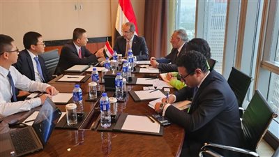 وزير الاتصالات يعقد مباحثات مع شركات صينية رائدة في القطاع الرقمي