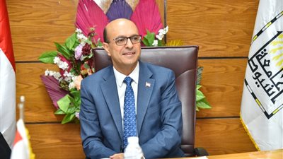 رئيس جامعة أسيوط يكلّف الدكتور خالد فارس للقيام بأعمال عميد معهد جنوب مصر للأورام  