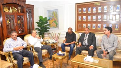 محافظ أسيوط يستقبل مسئولي الهيئة المصرية العامة للبترول