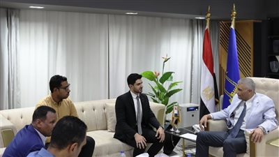 الدكتور إسماعيل كمال يلتقي بوفد رياضي