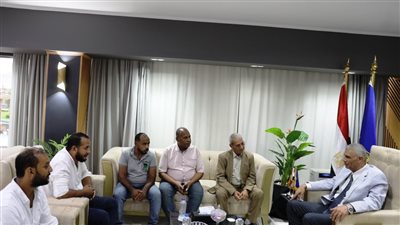 محافظ أسوان يستقبل وفد مجلس إدارة نادي التجديف والرياضيات المائية