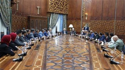 شيخ الأزهر يناقش مع وفد جامعة سوهاج سبل التصدي لموروثات 