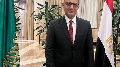 محلل اقتصادي..هل يعيد الاقتصاد العالمي إنتاج الأزمات من جديد؟