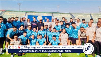 كامل أبو علي يحضر مران المصري استعدادًا لمباراة البنك الأهلي