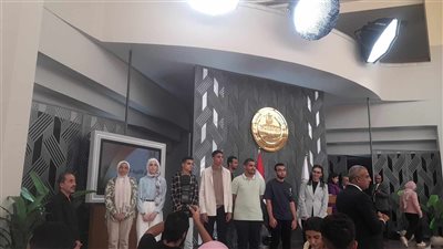 وزير التربية والتعليم يكرم عدد من الأوائل بنتيجة الثانوية العامة 2024