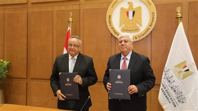 وزير التعليم العالي ومدير مكتبة الإسكندرية يوقعان بروتوكول تعاون