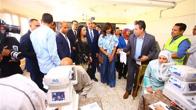 وزيرا التضامن والعمل ومحافظ الغربية يتفقدون القافلة الطبية بقرية حنون