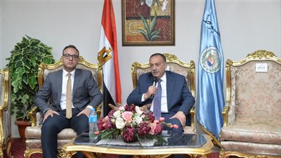 محافظ أسيوط يشهد الندوة التعريفية بالمبادرة الوطنية للمشروعات الخضراء الذكية