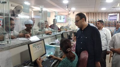 مينا عماد يتفقد سير العمل بالمراكز التكنولوجية بأحياء شرق وغرب ومركز أسيوط 