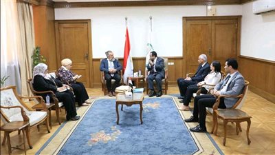 رئيس التنظيم والإدارة يستقبل ممثل 