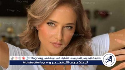 نيللي كريم تروج لمسرحية 