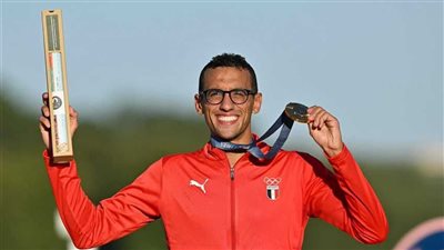 البطل الأولمبي أحمد الجندي يوجه الشكر للرئيس السيسي من مدينة العلمين 