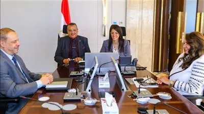 وزيرة التخطيط والتنمية الاقتصادية والتعاون الدولي تتابع مع محافظ جنوب سيناء مشروعات الخطة الاستثمارية بالمحافظة
