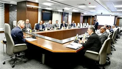 وزير البترول والثروة المعدنية يشكل لجنة استشارية منوطة بزيادة إنتاج الحقول وإدارة الخزانات البترولية