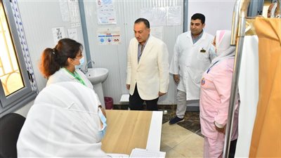 محافظ أسيوط يتفقد سير العمل بمستشفى الحميات ومكتب صحة أول بحى غرب 