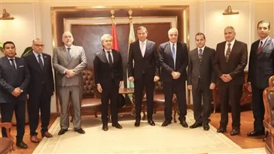 وزير الزراعة والسفير البرازيلى يبحثان سبل التعاون للنهوض بمجالات الزراعة والاستثمارات بالبلدين