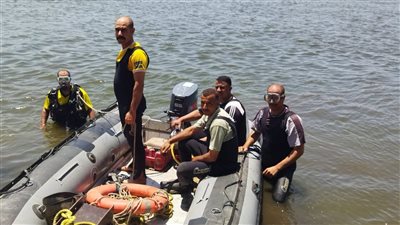 لابس شورت وكان بيستحمي.. انتشال جثة طفل من عند بوابات بحر شبين بالمنوفية