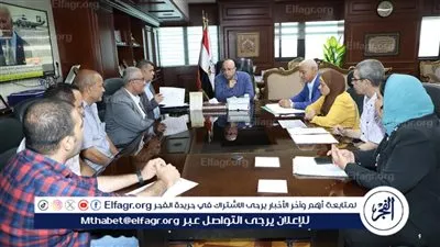 محافظ بنى سويف يناقش إجراءات بدء تنفيذ مشروع الصرف الصحي بقرية منهرو 