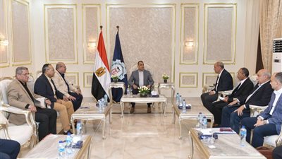 وزير الإنتاج الحربى يتفقد شركة شبرا للصناعات الهندسية 