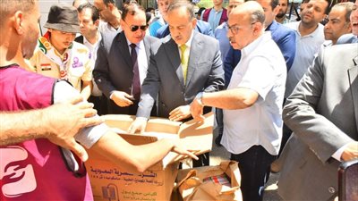 محافظ أسيوط يشهد تسليم شحنة جديدة من الأدوية والمستلزمات الطبية كدعم للمستشفيات