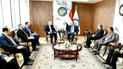 وزير البترول يتابع خطط عمل شركة شيفرون في مصر