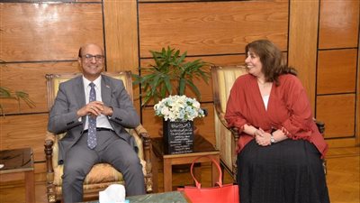 المنشاوي يستقبل وفد USAID لبحث إنشاء مركز التطوير المهني الثاني بجامعة أسيوط  