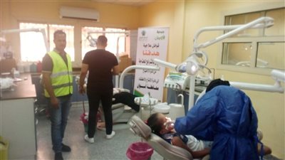 قافلة علاجية مجانية تفحص 120 مريضا بأسوان