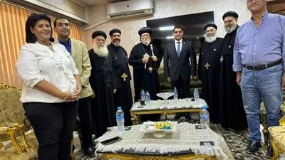 الأنبا أكليمندس يهنىء السكرتير العام المساعد لمحافظة القاهرة بمنصبة الجديد 