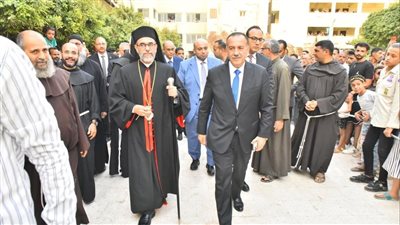 محافظ أسيوط يهنئ الإخوة الأقباط بالليلة الختامية للسيدة العذراء بدير درنكة