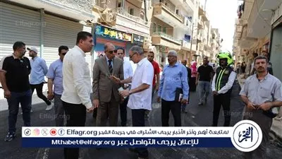 محافظ المنيا يتابع أعمال رصف شارع الشريف بسمالوط للوقوف على معدلات الأداء