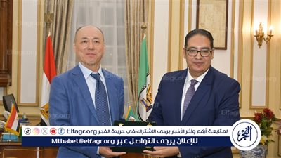 رئيس جامعة القاهرة يستقبل وفد المؤسسة الوطنية الصينية للعلوم الطبيعية