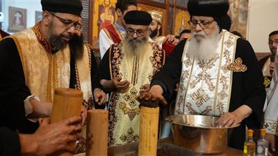 الأنبا أرساني يصلي عشية عيد السيدة العذراء مريم