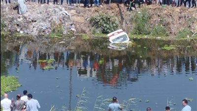 ارتفاع عدد ضحايا إلى 7 مصابين في سقوط ميكروباص بترعة المريوطية بأبو النمرس