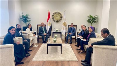 وزير الاستثمار والتجارة الخارجية يلتقي وفد مجموعة كرافت هاينز العالمية لاستعراض خطط المجموعة لمضاعفة معدلات الإنتاج وزيادة الصادرات 