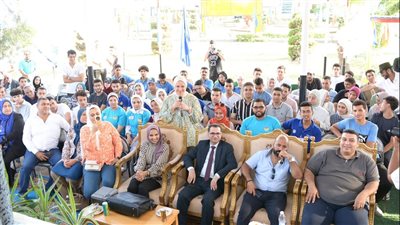 رئيس جامعة المنصورة يشهد فعاليات ملتقى برلمان الجامعات المصرية
