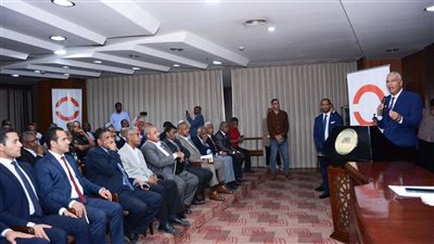 محافظ أسوان: سرعة تشغيل 308 وحدات وورش بالمنطقة الصناعية بنصر النوبة