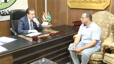 محافظ المنوفية يستمع لطلبات عدد من المواطنين ويكلف الصحة والتفتيش والمتابعة والتخطيط العمراني بالفحص الفوري
