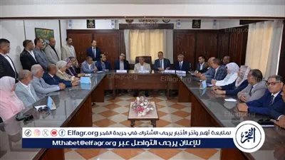 محافظ الإسماعيلية يجتمع مع عناصر منظومة التعليم 