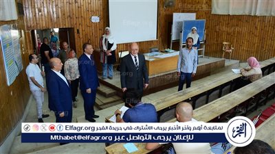 رئيس جامعة سوهاج يتفقد سير امتحانات أول فصل دراسي بكلية الدراسات العليا والبحوث البيئية
