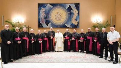مطران الكنيسة اللاتينية بمصر يشارك في مؤتمر أساقفة اللاتين بالمنطقة العربية ويلتقي قداسة البابا فرنسيس