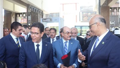 بمناسبة العيد القومي.. محافظ القليوبية يشهد توزيع أجهزة كهربائية للعرائس 