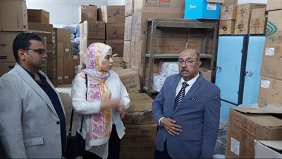 وكيل صحة أسيوط يتفقد سير العمل بالمخزن الإقليمي للأدوية والمستلزمات الطبية بحى غرب   