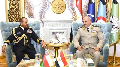  رئيس أركان حرب القوات المسلحة يلتقي نظيره العماني 